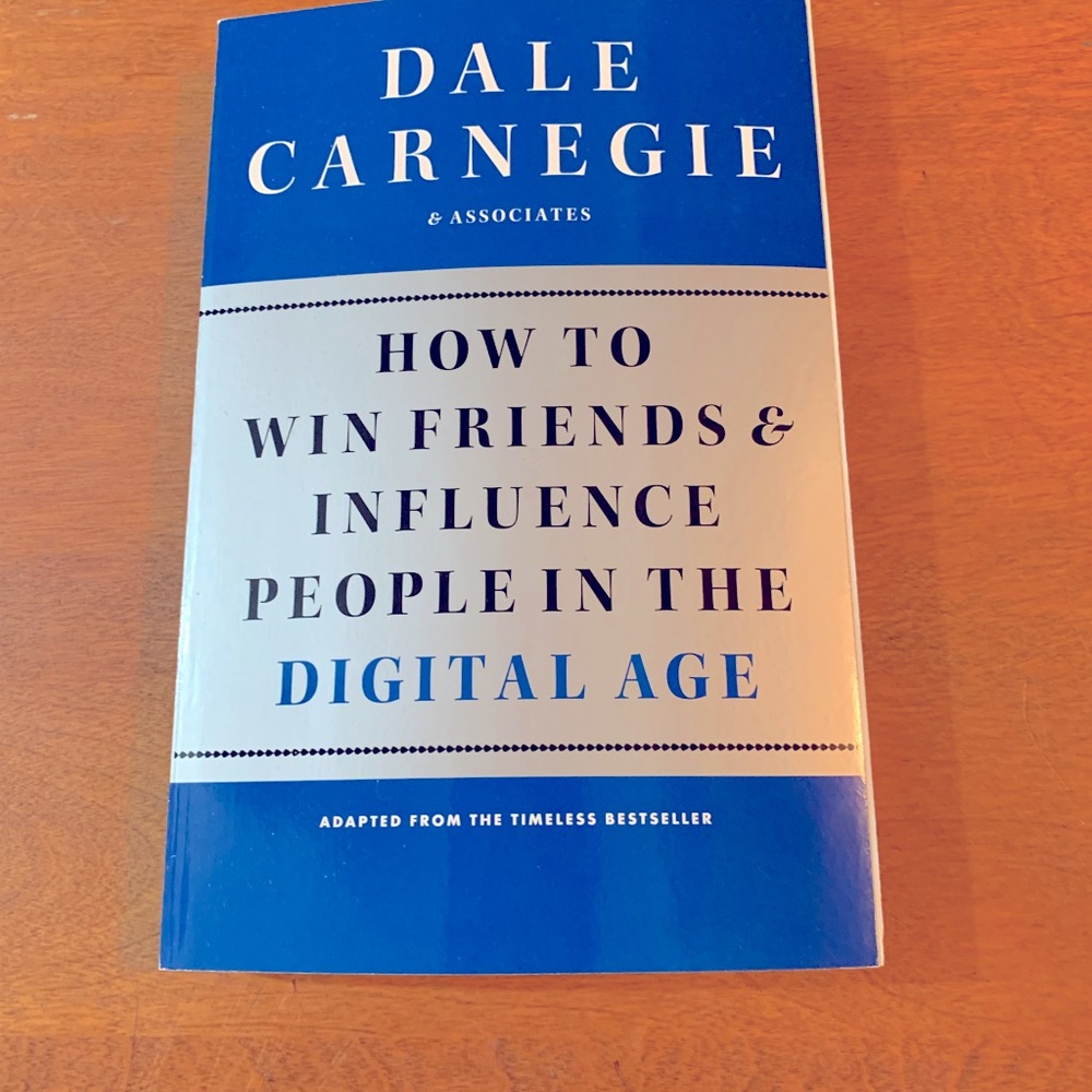 Book. Dale Carnegie. How to win friends and influence people. Like new condition